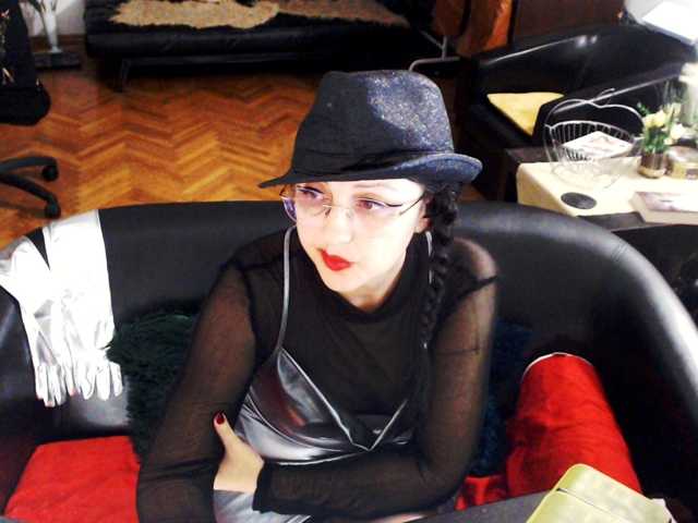 1imperatriza live cam on BongaCams