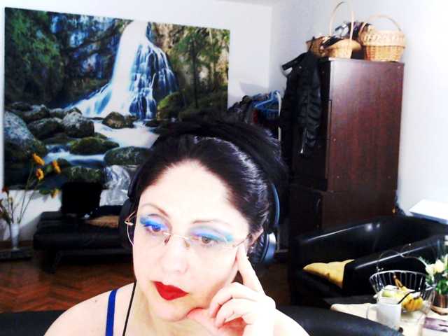 1imperatriza live cam on BongaCams