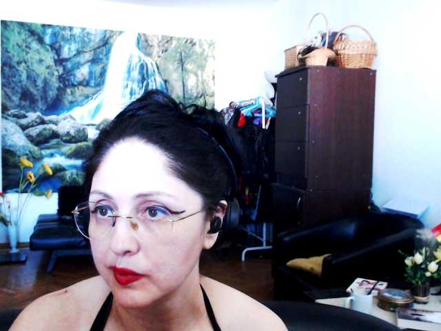 1imperatriza live cam on BongaCams
