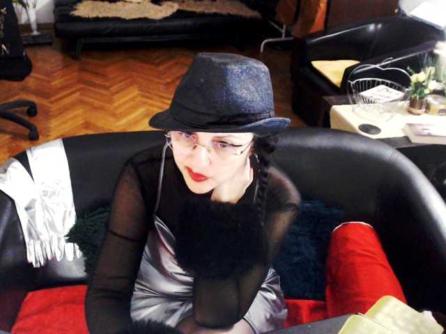 1imperatriza live cam on BongaCams