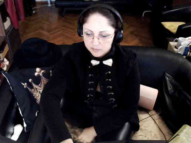 模特: ImperatrizaDS