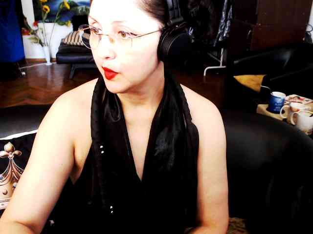 1imperatriza Live Webcam on BongaCams
