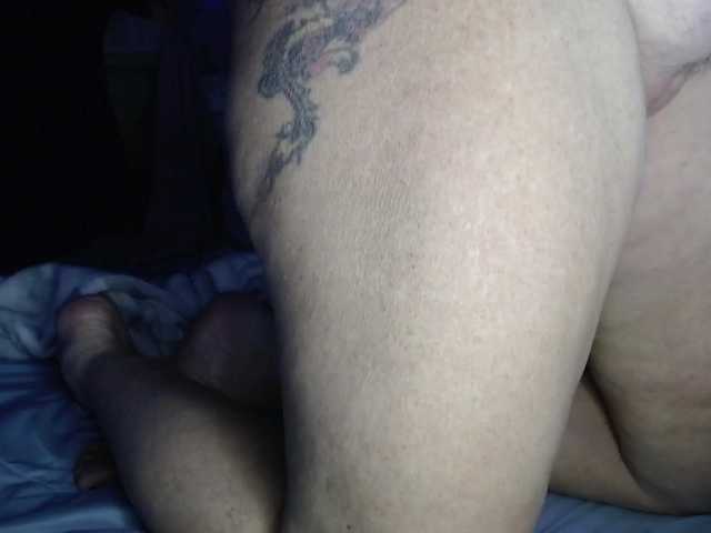 April_XO live cam preview