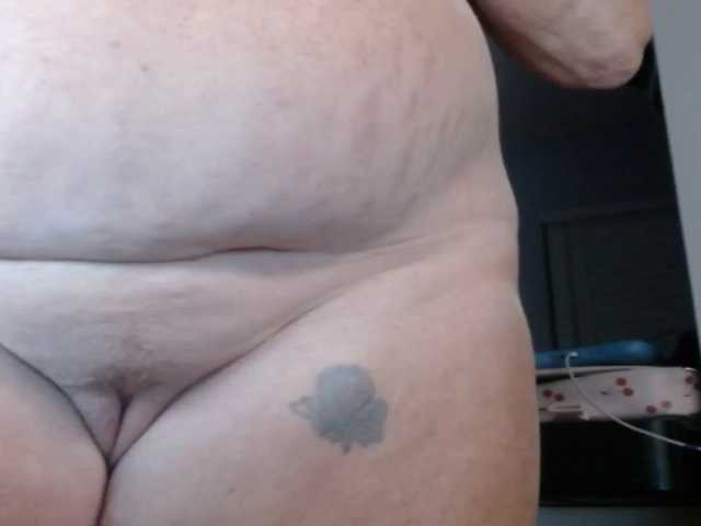 April_XO live cam preview