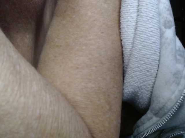April_XO live cam preview