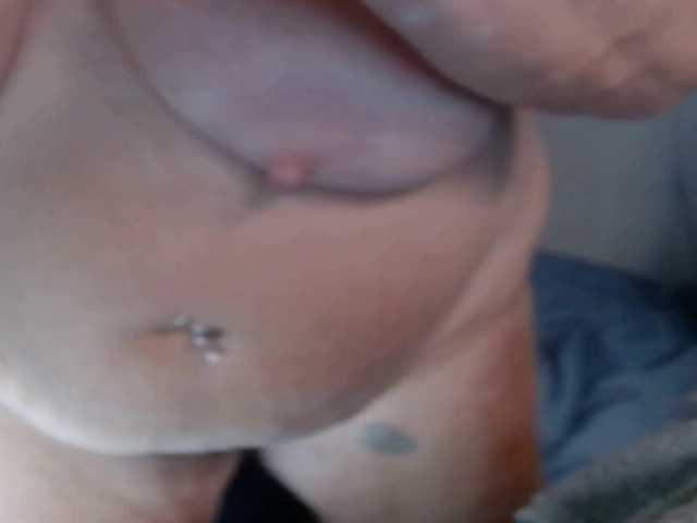 April_XO live cam preview
