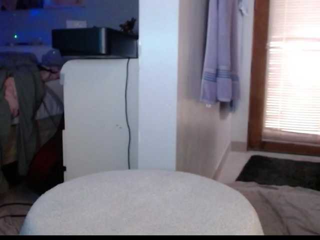 April_XO webcam