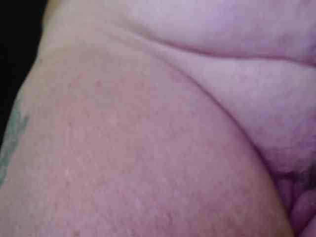 April_XO webcam