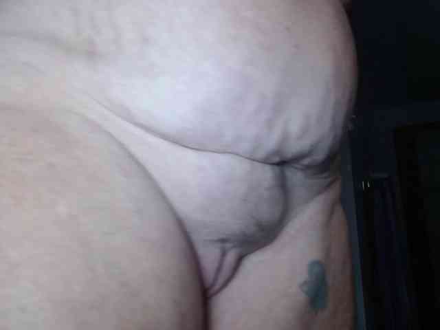 April_XO webcam