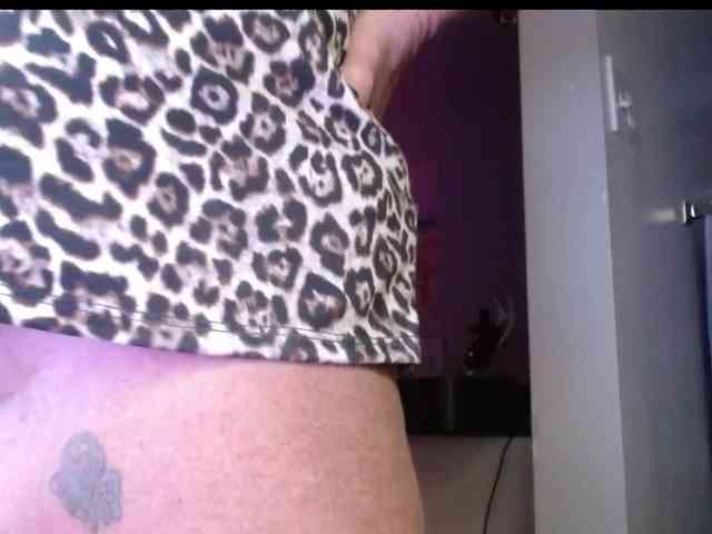 April_XO webcam