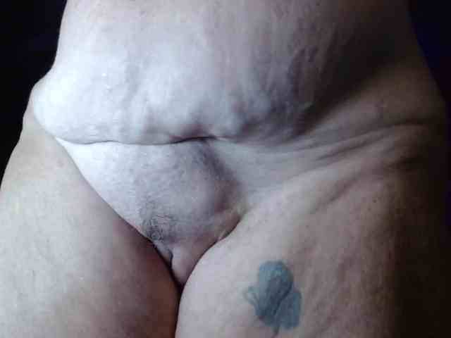 April_XO webcam