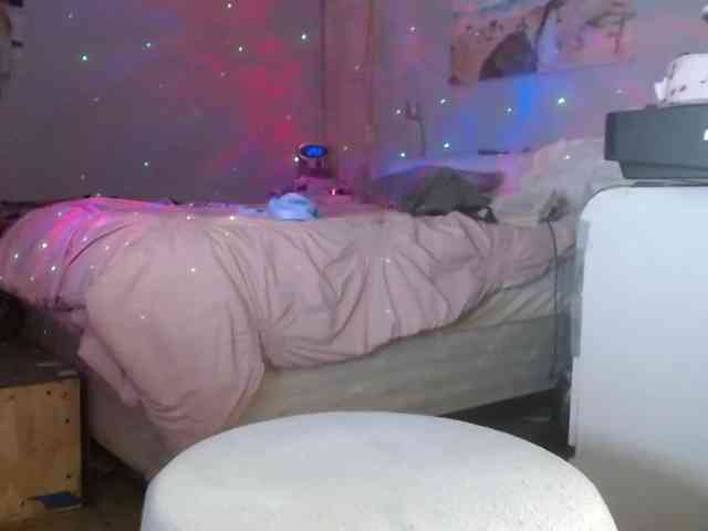April_XO webcam