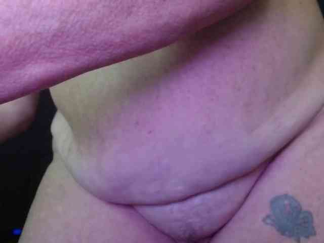 April_XO webcam