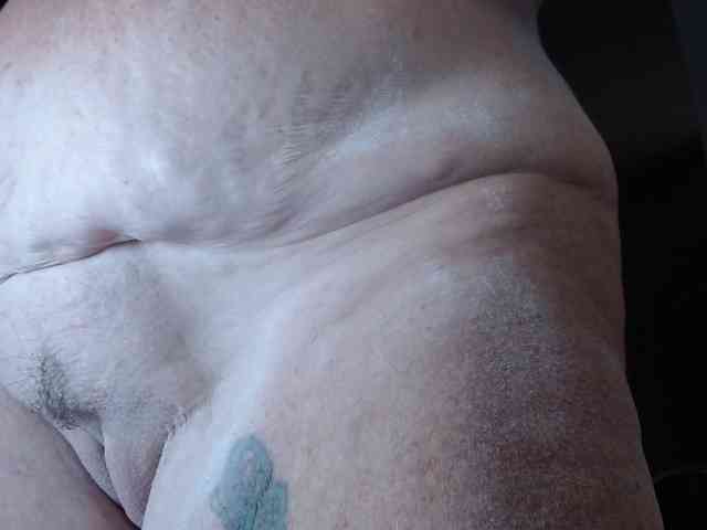 April_XO webcam