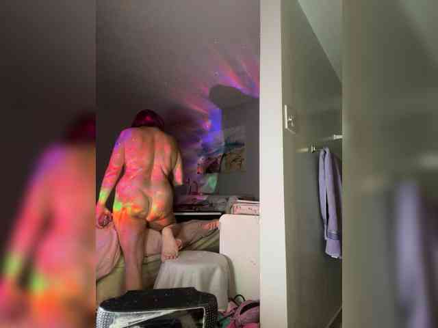 April_XO webcam