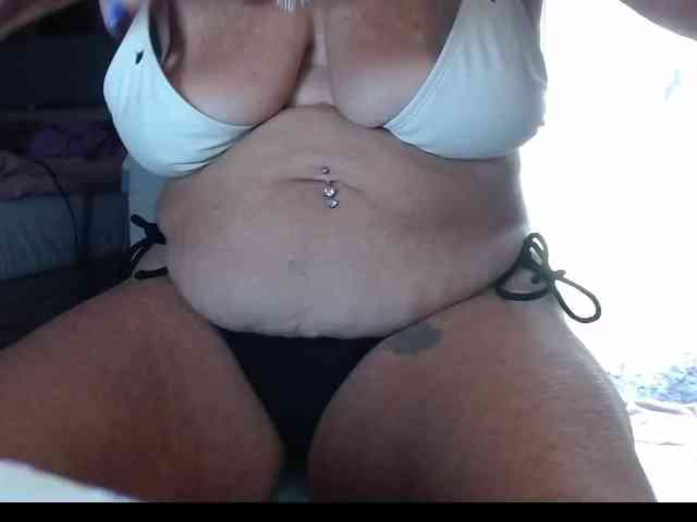 April_XO webcam
