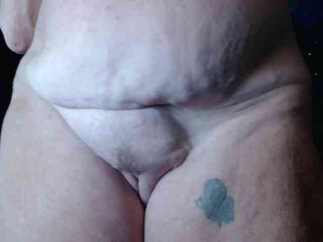 April_XO webcam