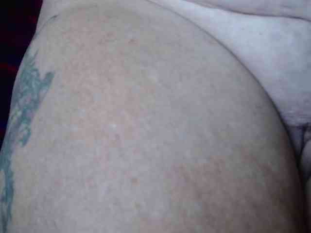 April_XO webcam