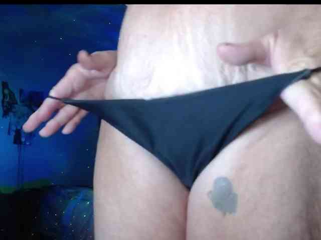 Modelo: April_XO