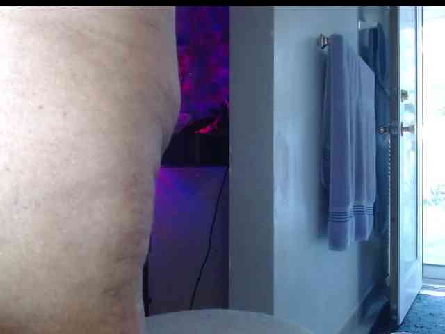 April_XO webcam