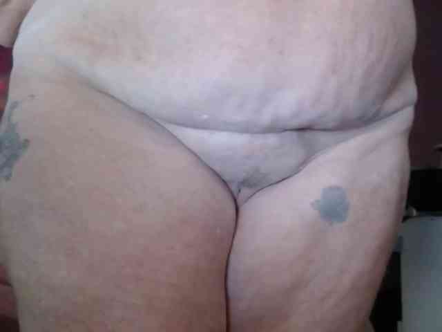 April_XO webcam