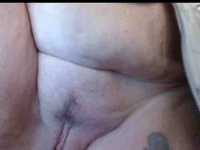 April_XO webcam