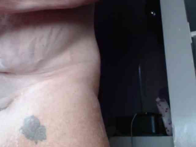 April_XO webcam