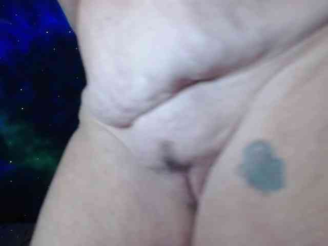 April_XO webcam