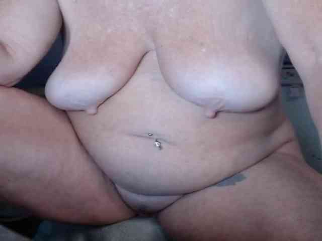 April_XO webcam