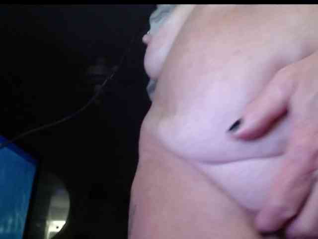 April_XO webcam