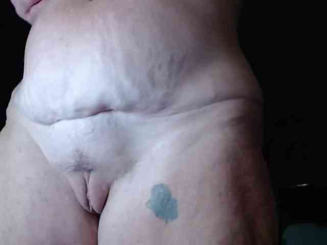 April_XO webcam