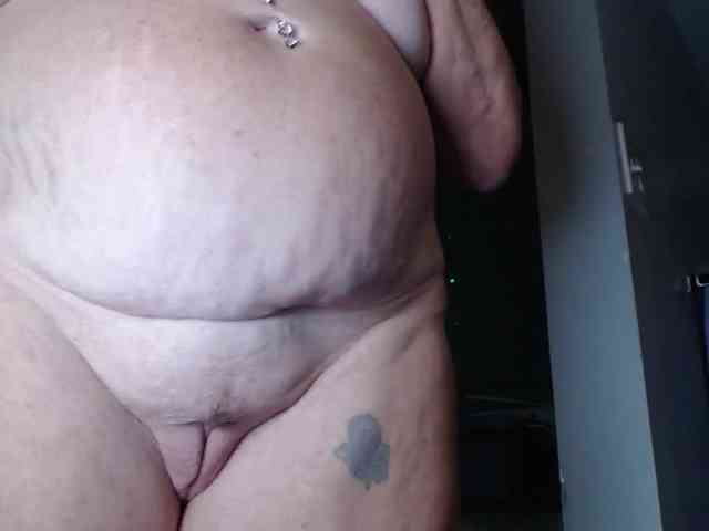 April_XO webcam