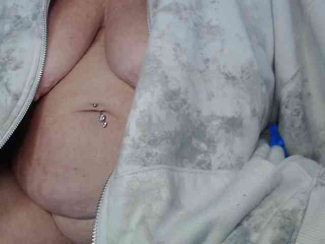 April_XO webcam