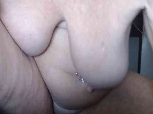April_XO webcam