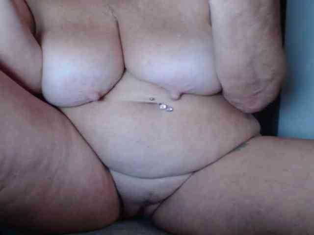 April_XO webcam