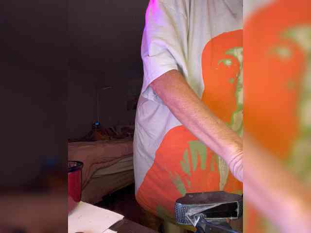 April_XO webcam