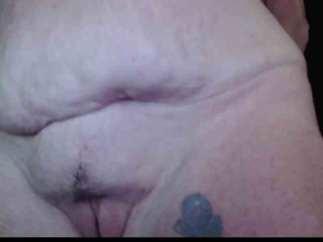 April_XO webcam