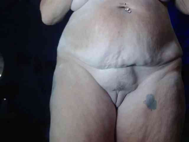 April_XO webcam