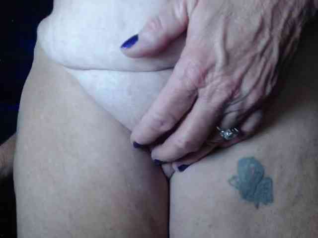 Modelo: April_XO