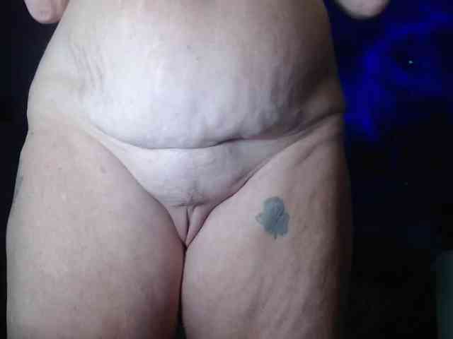 April_XO webcam