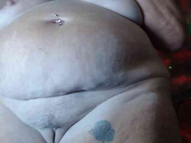 April_XO webcam