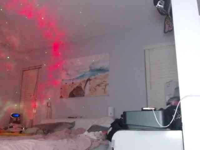 April_XO webcam
