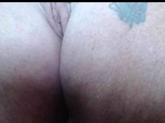 April_XO webcam