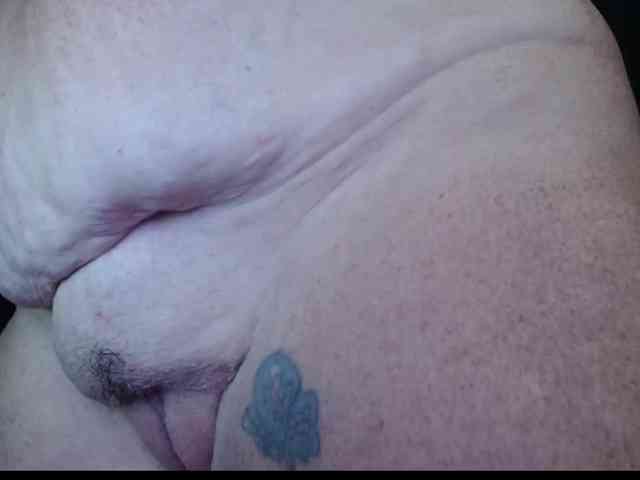 April_XO webcam