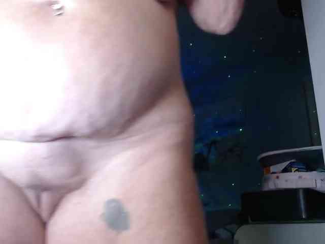 April_XO webcam