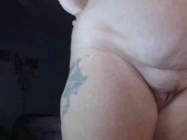 Modelo: April_XO