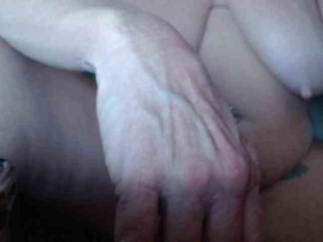 April_XO webcam