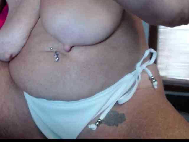 April_XO webcam