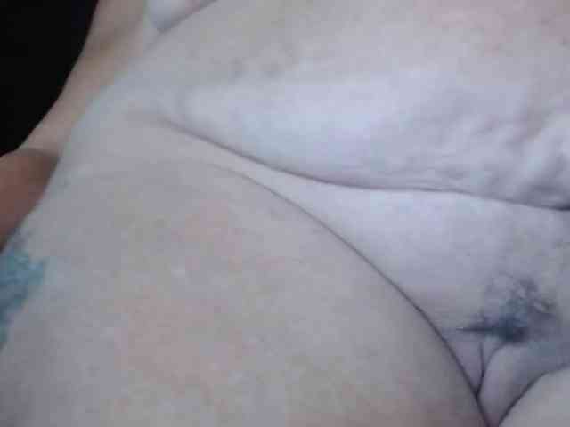 April_XO webcam
