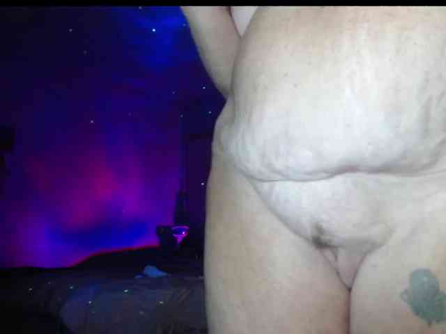 April_XO webcam
